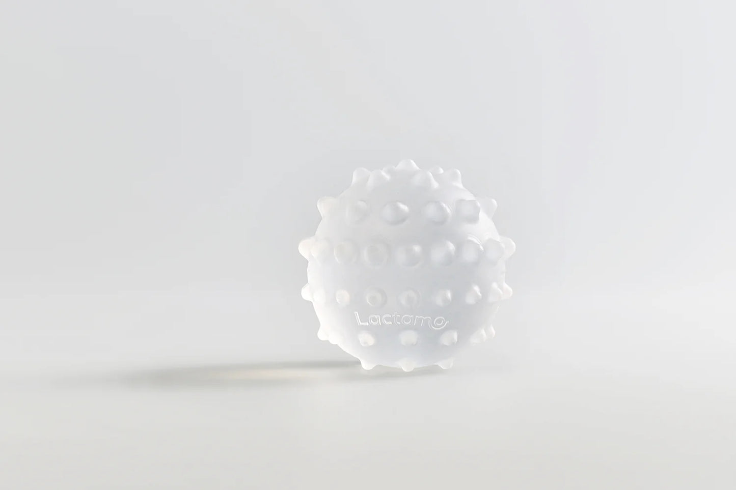 Lactamo breastfeeding device used for massage and temperature therapy